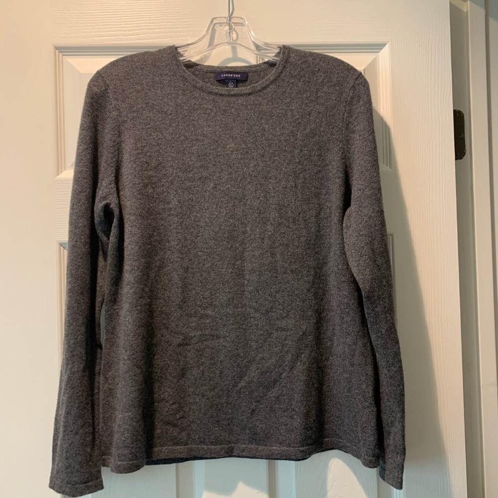 Grey cashmere crew neck sweater